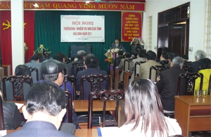 Đồng chí Bùi Văn Cửu, Phó chủ tịch UBND tỉnh phát biểu chỉ đạo tại hội nghị triển khai nhiệm vụ Ngân hàng CSXH tỉnh.
